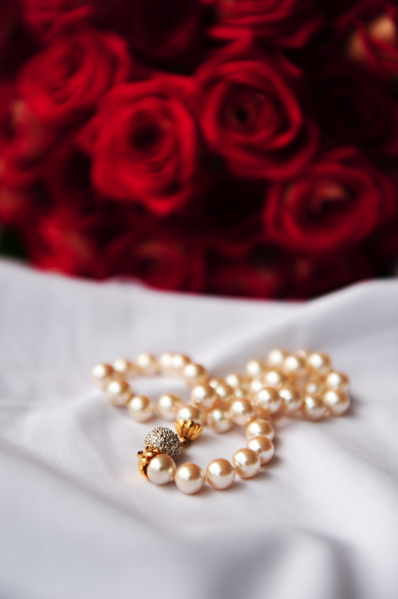 Wedding Details Shots, Flowers, Jewellery, Parasols
